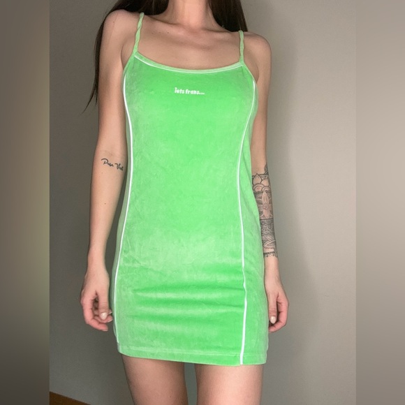 Green Velour Iets Franz dress - Picture 2 of 7